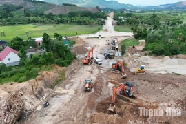 Tăng tốc thi công trên công trường trong những ngày nghỉ lễ