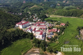 Chung tay làm đẹp ngôi trường mới nơi biên giới Yên Khương
