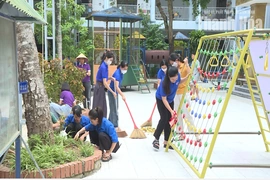 Phường Quang Trung ra quân tổng vệ sinh môi trường