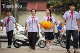 Học sinh Thanh Hóa hân hoan chào đón năm học mới