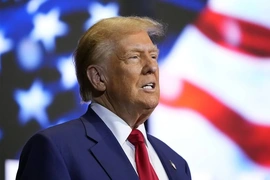 Tỷ lệ ủng hộ ông Trump giảm xuống mức thấp kỷ lục