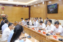 Chủ tịch UBND tỉnh Tô Anh Dũng làm việc với Công ty TNHH Kho ngầm xăng dầu Dầu khí Việt Nam