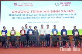 Agribank Thanh Hóa tặng 100 xe lăn cho người khuyết tật