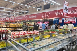 Khuyến mại cuối năm: Kích cầu thật hay chỉ là cuộc đua giảm giá?