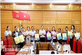 Thăm hỏi, hỗ trợ hội viên phụ nữ bị ảnh hưởng mưa lũ