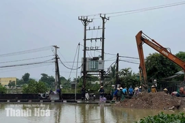 Mưa lớn gây ngập hàng trăm hộ dân và nhiều tuyến đường tại xã Hoạt Giang