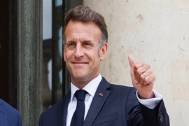 Tổng thống Pháp Macron họp về tình hình quốc tế