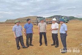 Giám sát chặt tiến độ triển khai thực hiện&nbsp;và hoạt động của các cụm công nghiệp