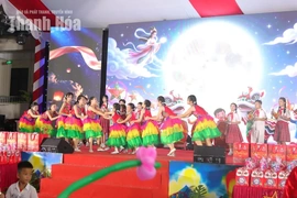 Mang tiếng cười và sự quan tâm, sẻ chia đến với trẻ em nơi biên giới Yên Khương