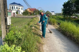 Xã Triệu Sơn đồng loạt ra quân tổng vệ sinh môi trường, khơi thông dòng chảy, khắc phục hậu quả sau mưa lũ
