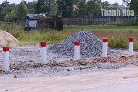 Xã Lưu Vệ xử lý các bãi tập kết vật liệu xây dựng sai quy định