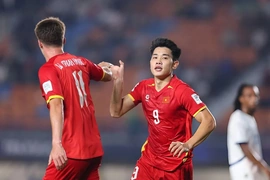 Việt Nam thắng sát nút ngày ra quân FIFA ASEAN Cup 2026; Nguy cơ sụp đổ toàn diện của Man City