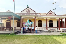 Đảng viên đi trước, làng nước chung lòng