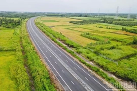 &nbsp;Hoàn thành xây dựng 5.000km đường cao tốc vào năm 2030