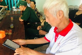 Chi bộ thôn Thăng Long - đưa chuyển đổi số vào sinh hoạt Đảng