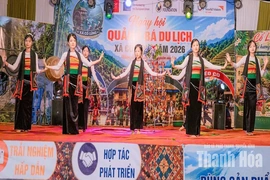 Thăm đất Mường Khoòng