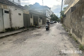 Nhiều tuyến đường xuống cấp giữa lòng đô thị Hạc Thành