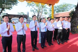Thường trực Tỉnh ủy dâng hương tại Di tích lịch sử Quốc gia Thái miếu Nhà Hậu Lê