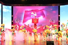 [Video]  Chương trình nghệ thuật chào mừng thành công Đại hội đại biểu Đảng bộ tỉnh lần thứ XX