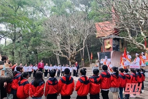 Muôn vàn tình yêu thương với Bác kính yêu!