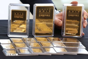 Giá vàng lập đỉnh lịch sử mới trên 3.500 USD mỗi ounce