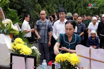 Xã Hồi Xuân an táng hài cốt liệt sĩ