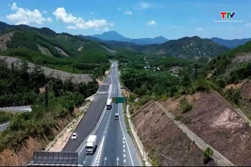 Cấm nhiều loại phương tiện lưu thông trên cao tốc La Sơn - Hòa Liên để xử lý sạt lở