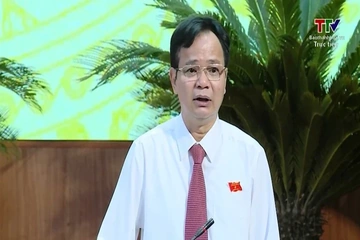 Cấp điện thoại thông minh, hỗ trợ 50.000 đồng/tháng để sử dụng dịch vụ công cho mỗi hộ ở xã khó khăn