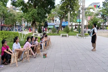 Yêu quê hương qua từng nét vẽ