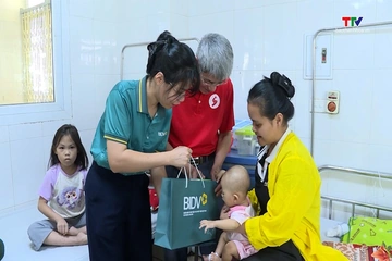 Khởi động chương trình “Hành trình đỏ” lần thứ XIV