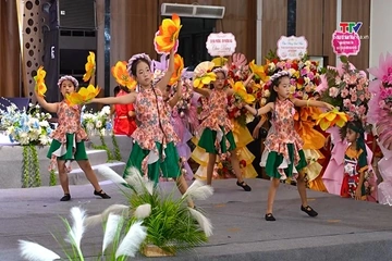 Thiếu nhi: Sắc hoa mùa hè