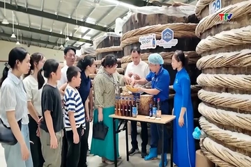 Từ đặc sản làng nghề tới sản phẩm du lịch