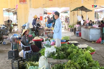 Tăng cường quản lý thị trường hàng hóa tại các chợ truyền thống