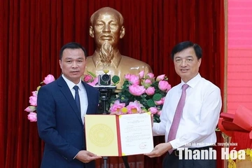 Công bố quyết định của Ban Bí thư về công tác cán bộ
