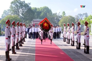 Đời đời ghi nhớ công ơn Chủ tịch Hồ Chí Minh, các Mẹ Việt Nam anh hùng và các hùng liệt sỹ