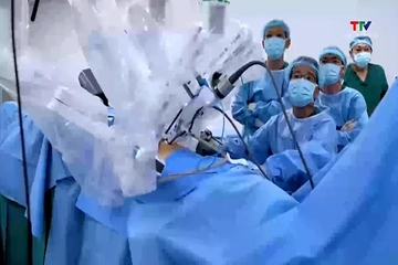 Bệnh viện đa khoa Tâm Anh sử dụng đồng thời 2 robot trong phẫu thuật ung thư