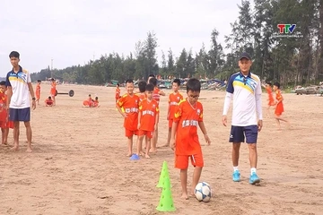 Khi sân tập là bãi biển