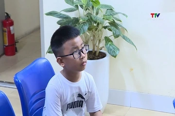 Cận thị gia tăng và trẻ hóa