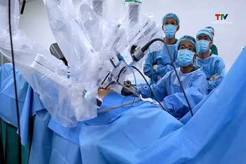 Bệnh viện đa khoa Tâm Anh sử dụng đồng thời 2 robot trong phẫu thuật ung thư