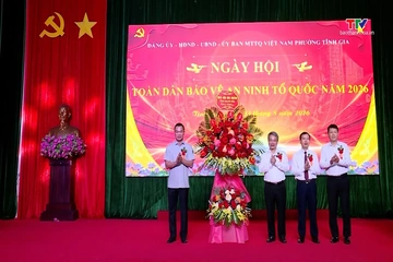 Chủ tịch UBND tỉnh Tô Anh Dũng dự Ngày hội toàn dân bảo vệ an ninh Tổ quốc tại phường Tĩnh Gia