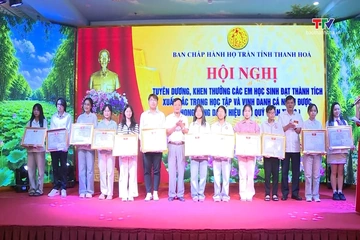 Họ Trần Thanh Hóa tuyên dương 92 học sinh đạt thành tích cao