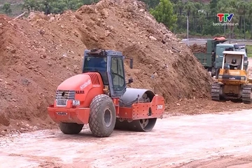 Chủ tịch UBND tỉnh Thanh Hóa yêu cầu đẩy nhanh tiến độ đầu tư kết cấu hạ tầng