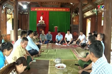 Những người giữ “mạch kết nối” từ thôn bản
