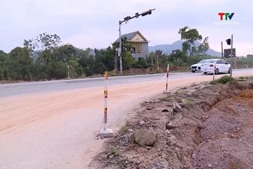 Bảo đảm an toàn giao thông thi công đường nối trung tâm tỉnh với Cảng hàng không