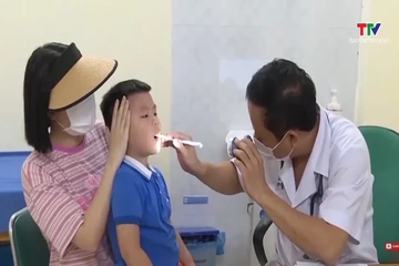 Trẻ mầm non và học sinh phổ thông được kiểm tra sức khỏe đầu năm học