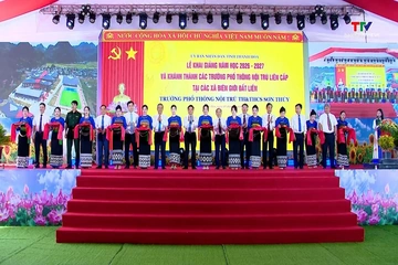 Gần 1 triệu học sinh Thanh Hoá hân hoan chào đón năm học mới