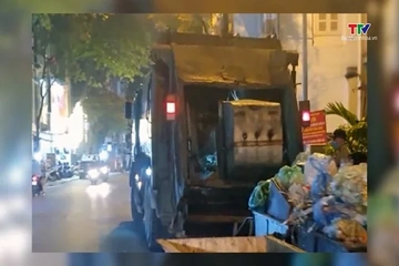 Thí điểm thu gom rác theo giờ tại phường Hạc Thành
