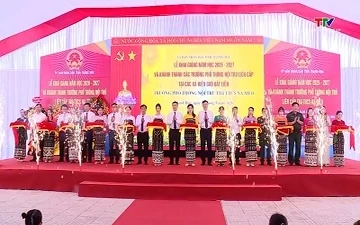 Phó Bí thư Thường trực Tỉnh ủy Nguyễn Hồng Phong dự lễ khai giảng Trường PT Nội trú TH&THCS Na Mèo