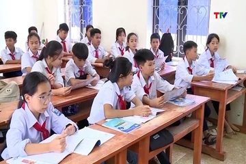 Học sinh được kiểm tra sức khỏe đầu năm học