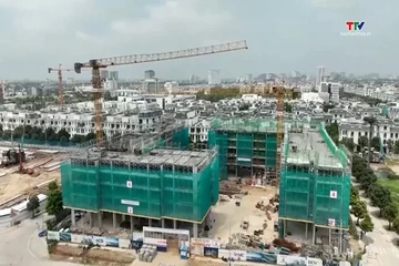 Doanh nghiệp bất động sản lãi lớn, nhưng còn nhiều áp lực tài chính